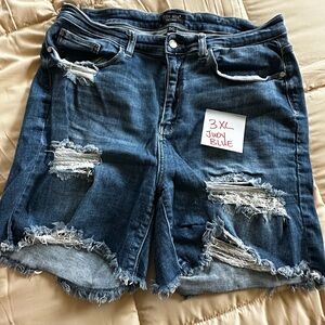 Judy Blue Distressed Denim Shorts - Medium Blue